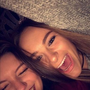 Meet your Posher, Emilie